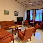 Rajaniemen Pappila فندق فيرات